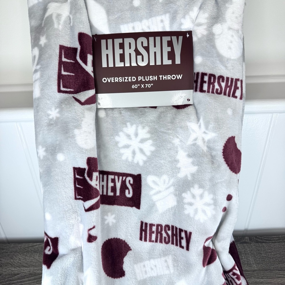 NEW Hersheys Snowflake and Snowman Christmas Blanket